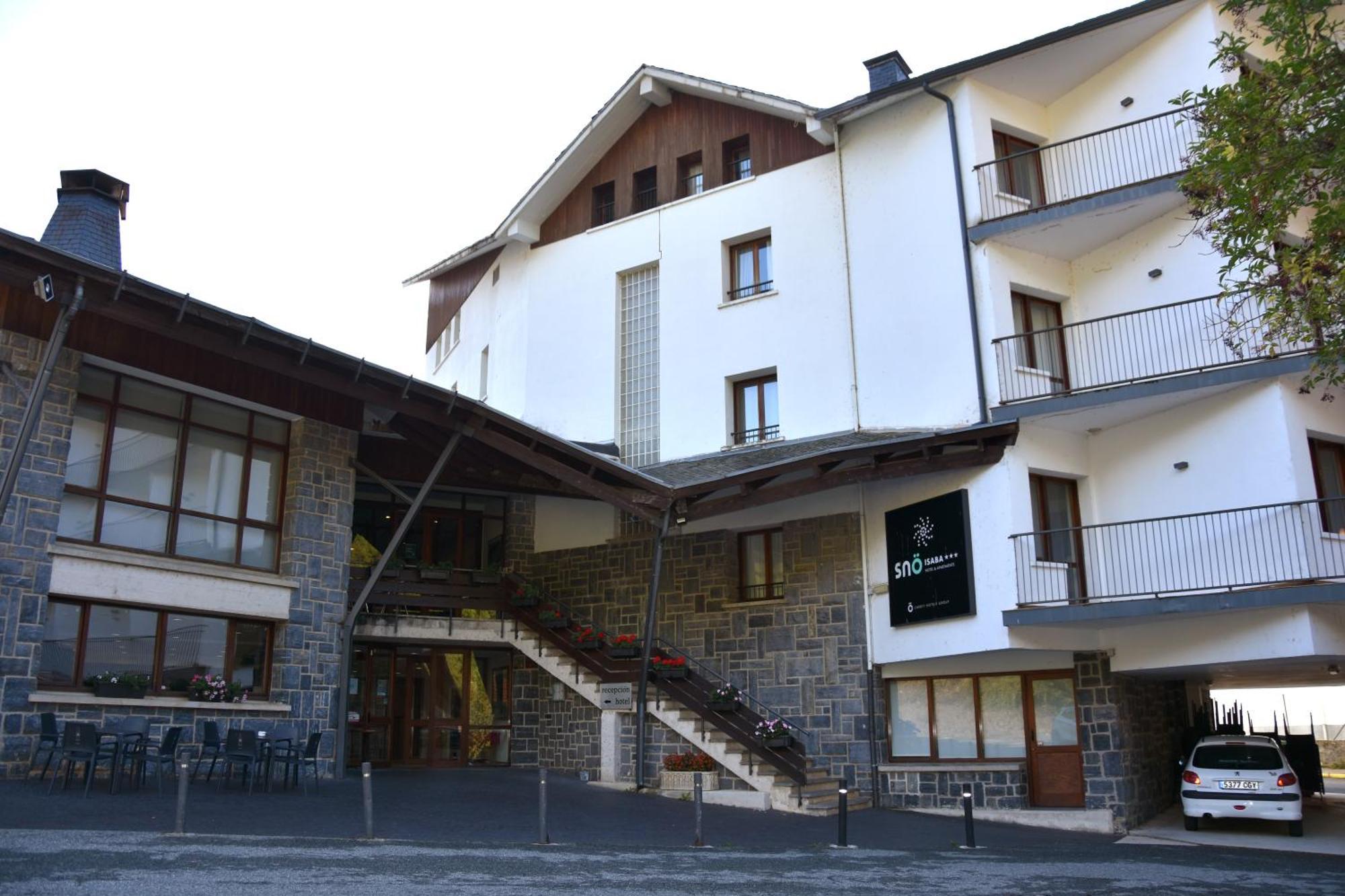 Hotel y Apartamentos SNÖ Isaba Exterior foto